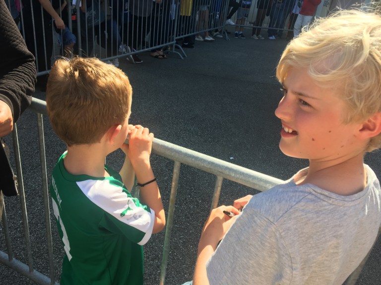 AutografjægerneVenter